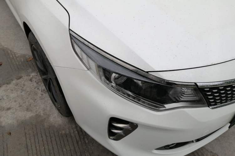 Used Kia K5 2016 1.6T Automatic LUX Right Front Headlight