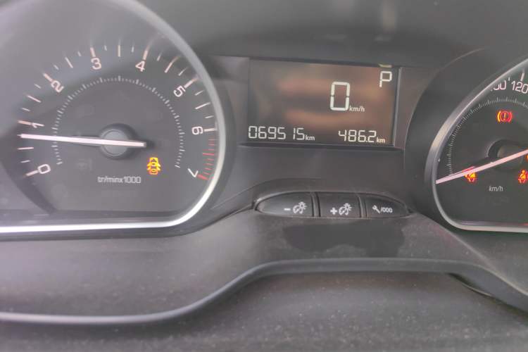 Used Peugeot 2008 2014 1.6L Automatic Fashion Edition
