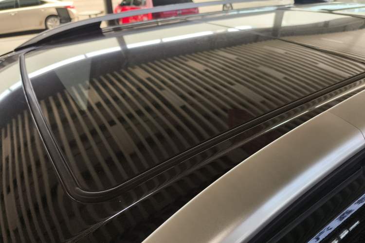 Used GAC Trumpchi GS8 2017 320T Four-Wheel Drive Luxury Smart Connectivity Version (7 Seats) Roof