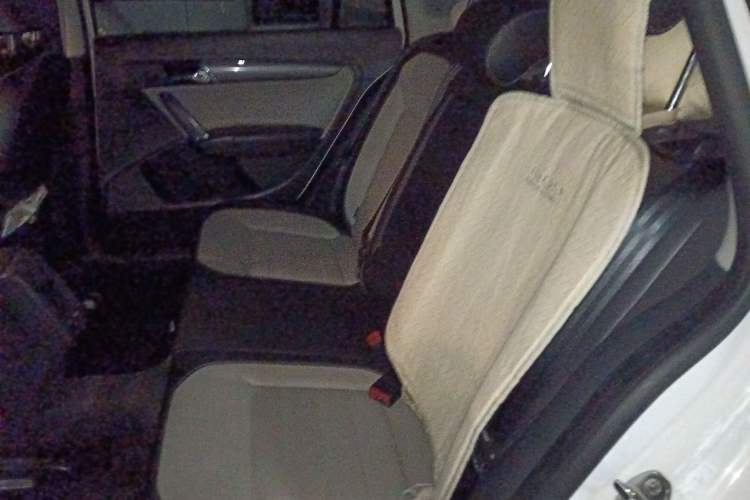 Used Volkswagen Cross Lavida 2014 1.6L Automatic
