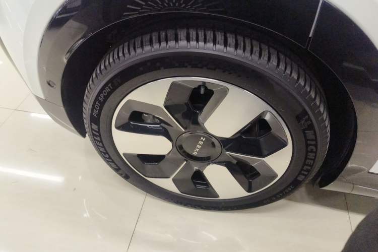 Used Zeekr MIX 2025 Intelligent Driving Version
