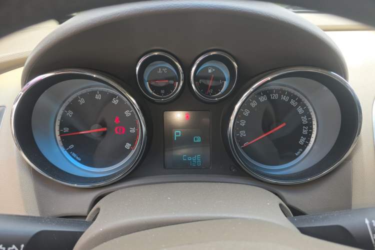 Used Buick GT 2013 GT 1.6L Automatic Fashion Edition Instrument Cluster