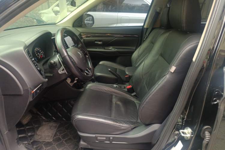 Used Mitsubishi Outlander 2016 2.4L 4x4 Elite Edition 5 Seats
