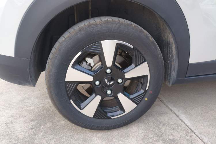 Used Wuling Bingo PLUS 2024 330 km Range Five-Seater Version