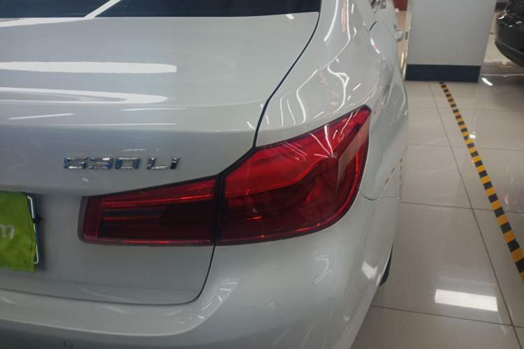 Used BMW 5 Series 2019 530Li Luxury Edition Premium Package
