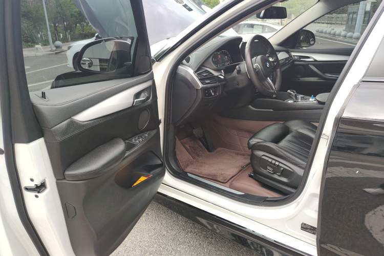 Used BMW X6 2015 xDrive35i U.S. specification
