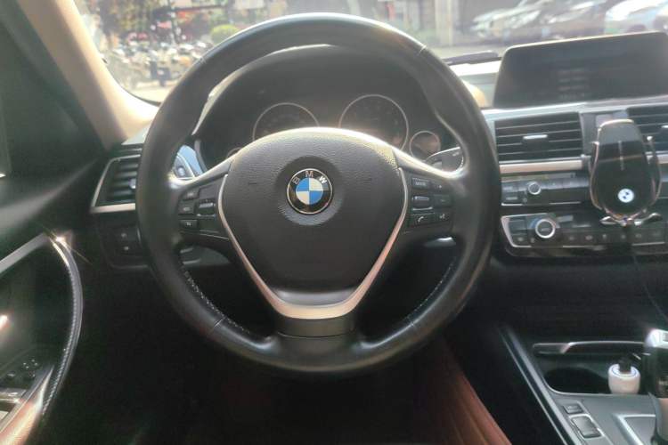 Used BMW 3 Series 2018 320Li Fashion Model Steering Wheel