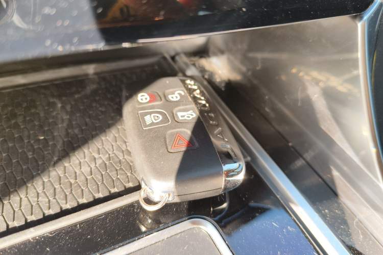 Used Jaguar XFL 2020 XFL 2.0T P200 Two-Wheel-Drive Windflower Edition Vehicle Key