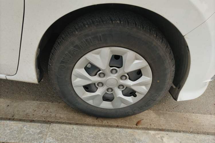 Used SAIC MAXUS G10 2023 2.0T Manual Multi-Function Version Diesel 7/8/9 Seats