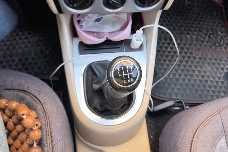 Used Volkswagen Lavida 2013 1.6L Manual Fashion Edition