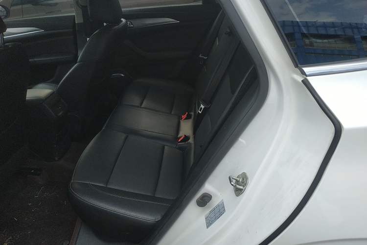 Used CHANGAN Eado 2019 High-Energy Edition 1.6L GDI Manual Pioneer Model China VI Standard Left Rear Seat