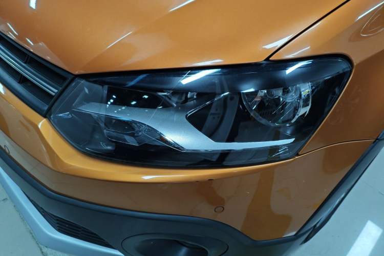 Used Volkswagen Polo 2016 1.6L Cross Polo Automatic Left Front Headlight