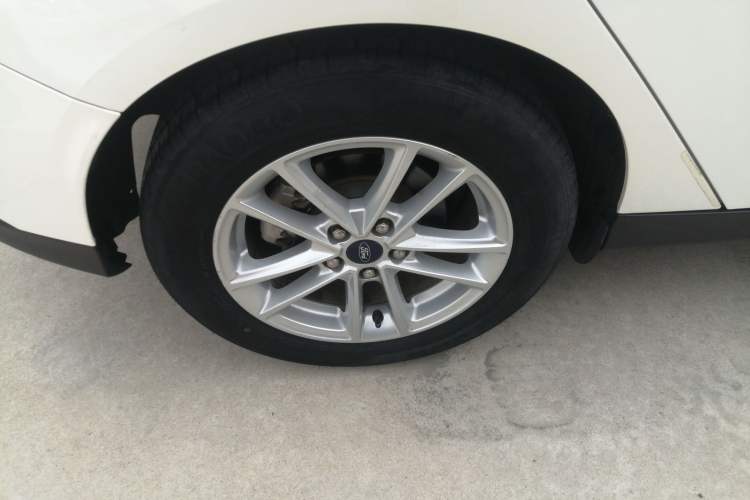 Used Ford Focus 2017 Hatchback 1.6L Automatic Fashion Edition Smart Drive Version Right Rear Wheel Hub