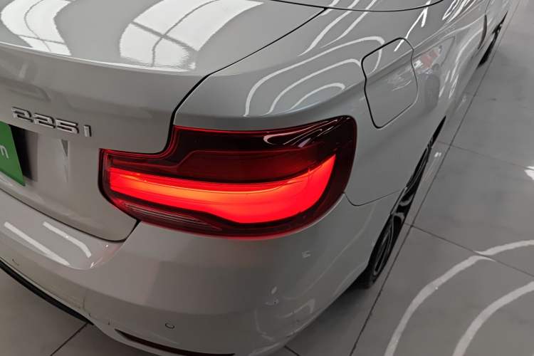 Used BMW 2 Series (Import) 2019 225i Convertible Coupe Sports Design Package