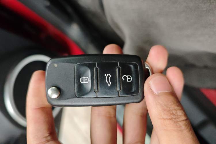 Used Volkswagen Beetle 2015 180TSI model
