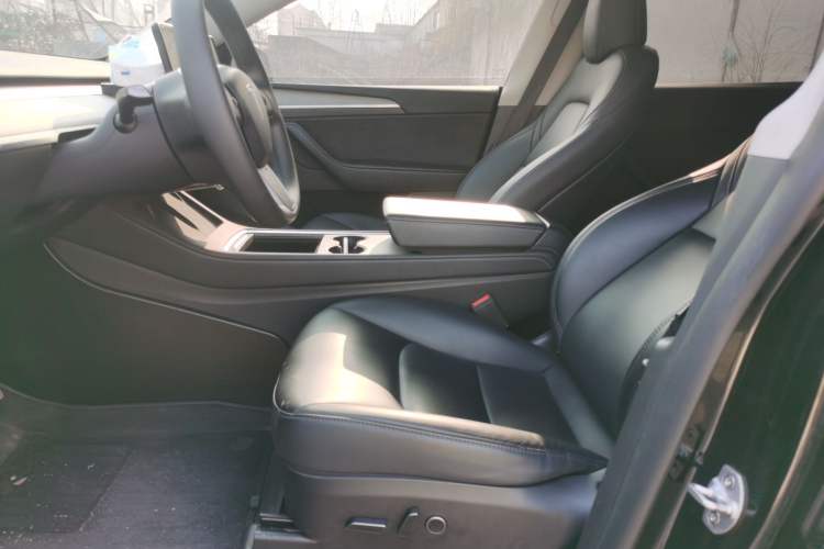 Used Tesla Model Y 2023 Rear-Wheel-Drive Version Left Front Seat