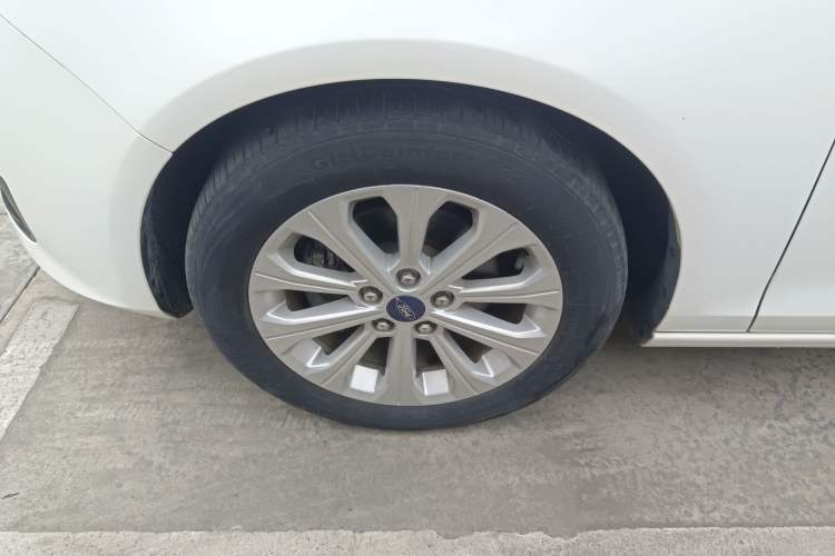 Used Ford Escort 2015 1.5L Automatic Fashion Model