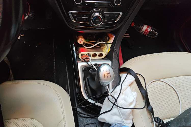 Used Changan Alsvin V7 2015 1.6L Manual Enjoyment Model China IV Standard
