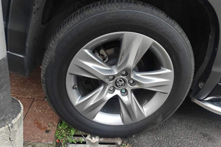 Used Toyota Highlander 2018 2.0T Four-Wheel Drive Luxury Edition 7 Seats China V Emission Standard