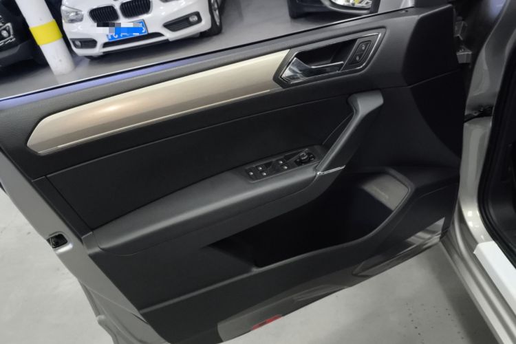 Used Volkswagen Touran 2016 Volkswagen Touran L 280TSI DSG Luxury Edition
