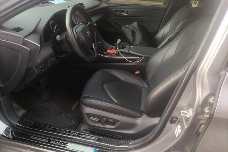 Used Toyota Avalon 2019 2.0L Luxury Edition China VI Standard
