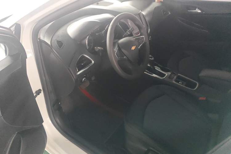 Used Chevrolet Cruze 2017 1.5L Hatchback Automatic Xuanfeng Edition