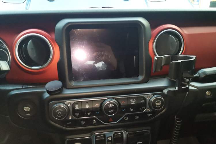 Used Jeep Wrangler 2019 2.0T Rubicon Four-Door Version China VI Emission Standard