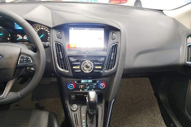 Used Ford Focus 2017 Hatchback 1.6L Automatic Fashion Edition Smart Drive Version
