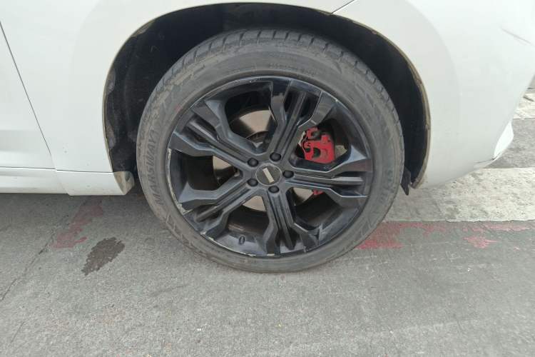 Used Wey VV7 2017 2.0T Flagship Model Right Front Wheel Hub