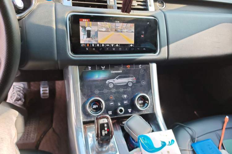 Used Land Rover Range Sport 2018 3.0 SC V6 HSE DYNAMIC Audio And AC Panel