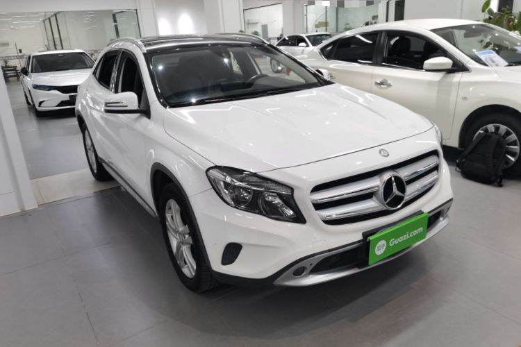 Used Mercedes-Benz GLA 2016 GLA 200 Sport Edition Front Right 45 Deg