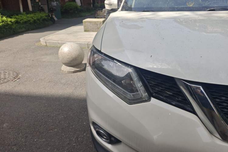 Used Nissan X-Trail 2014 2.5L CVT Leading Edition 4WD Right Front Headlight