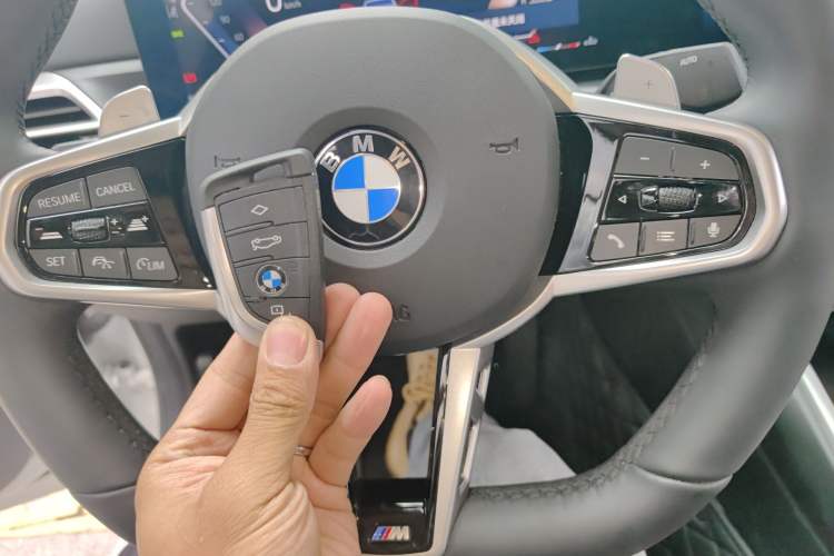 Used BMW 3 Series 2025 325i M Sport Package Vehicle Key