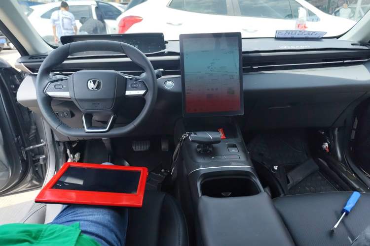 Used CHANGAN Eado 2024 1.5T GDI Automatic Prestige Edition Center Console