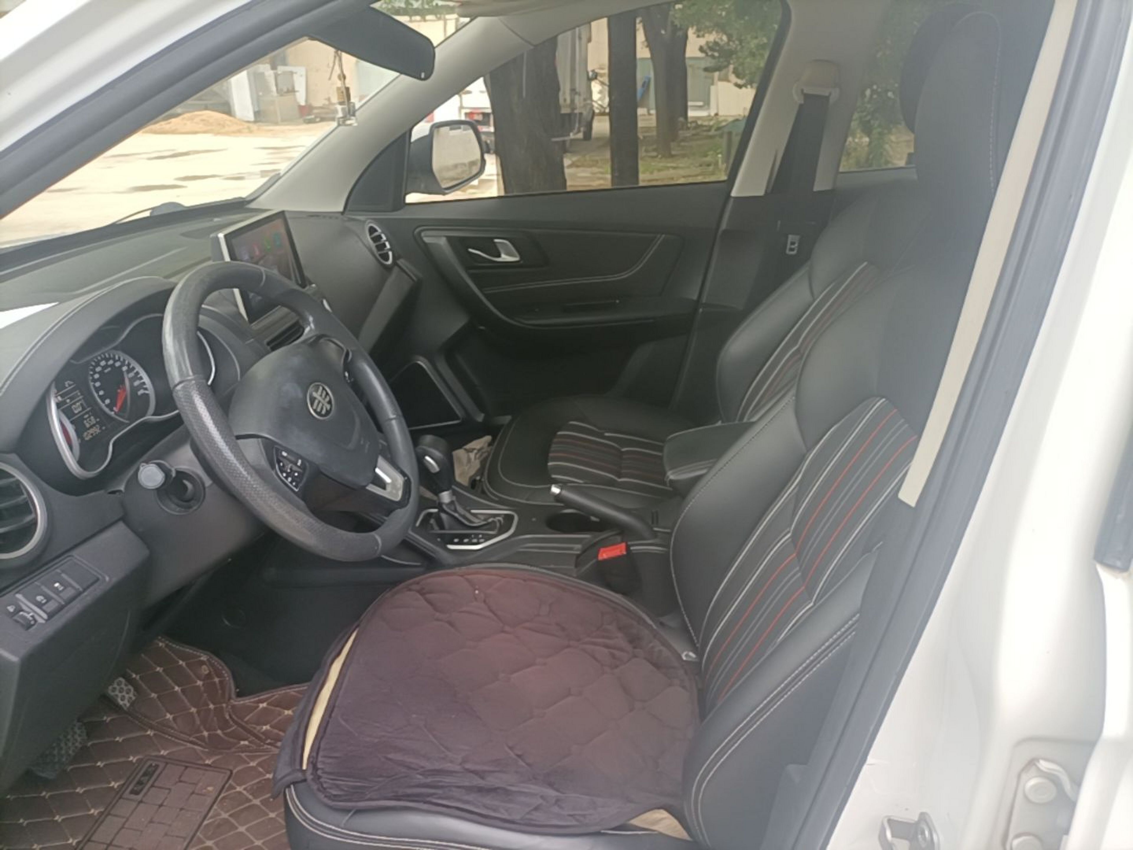Vordere Reihe im Auto
