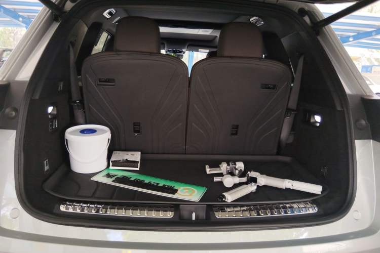 Used Li Auto L8 2023 Max model Trunk