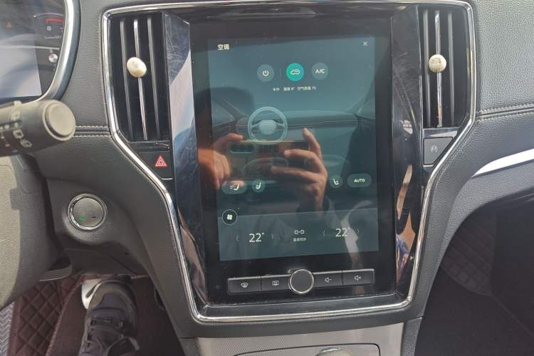 Used Roewe RX5 2018 30T Two-Wheel Drive Automatic Internet Black Gold Limited Edition
