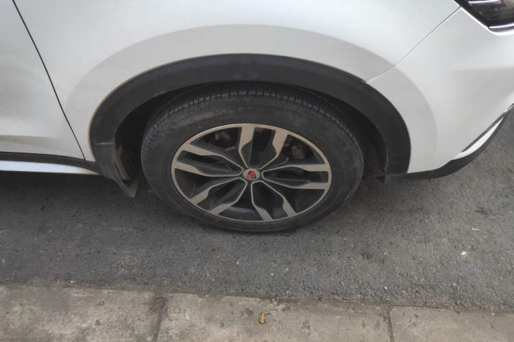 Used Roewe RX5 2016 20T Two-Wheel Drive Automatic Internet Smart Edition
