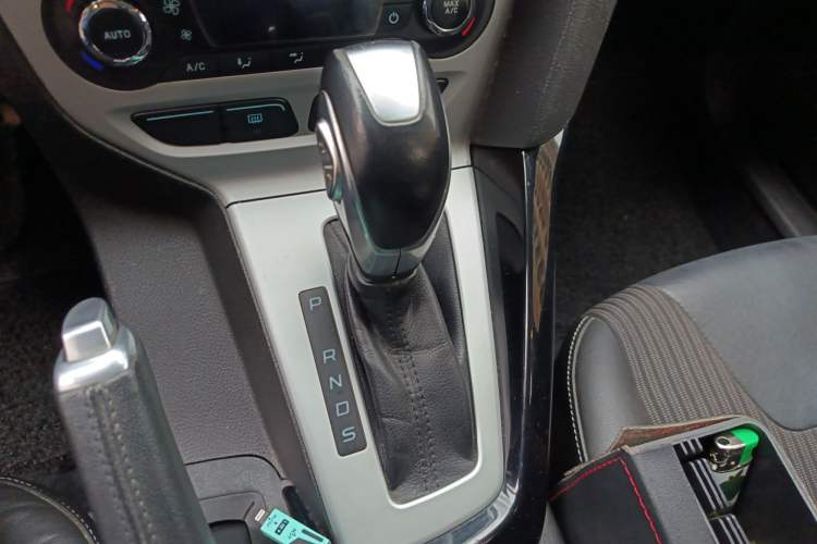 Used Ford Focus 2012 Hatchback 2.0L Automatic Luxury Sport Model
