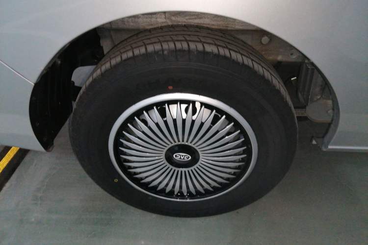 Used JAC Refine M3 2025 PLUS 1.5T Manual Classic Edition 7 Seats
