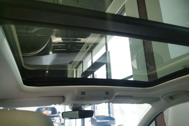 Used Volkswagen Magotan 2024 2 Million Units Zhongxiang Version 330TSI DSG Luxury Edition