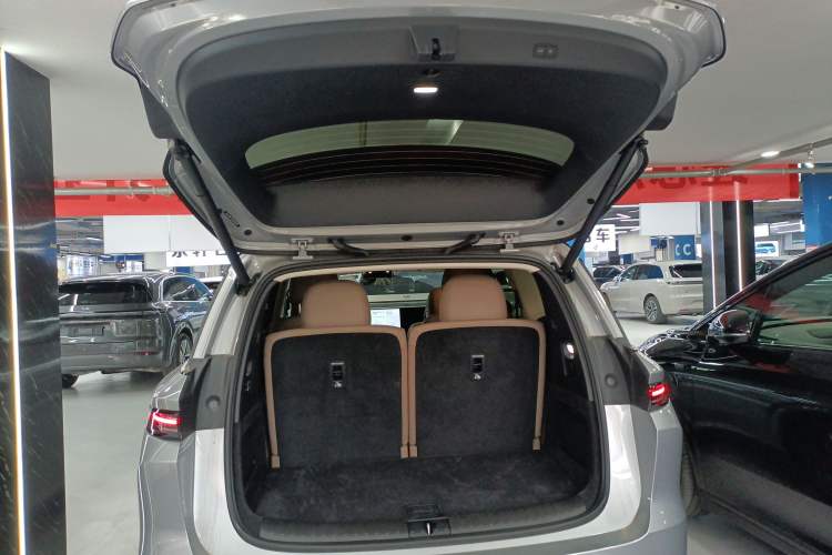 Used Li Auto i8 2025 Model Standard Version