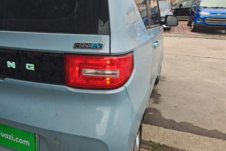 Used Wuling Hongguang MINIEV 2020 Freedom Version Lithium Iron Phosphate Right Rear Taillight