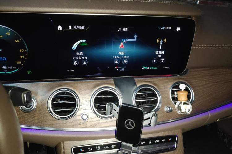 Used Mercedes-Benz E-Class New Energy 2021 E 350 e L Plug-in Hybrid Sedan Audio And AC Panel