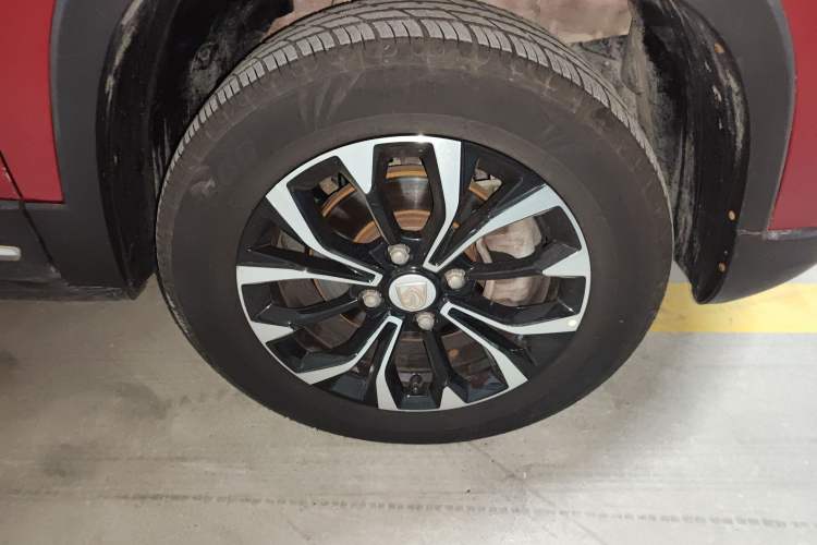 Used Baojun 510 2017 1.5L Automatic Luxury Model Right Front Wheel Hub