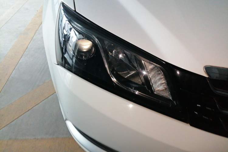 Used Geely Auto Emgrand 2016 Sedan 1.5L CVT Upward Version