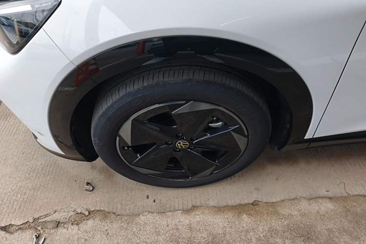 Used Volkswagen ID.UNYX 2024 Revised Pro Long-Range Version Left Front Wheel Hub