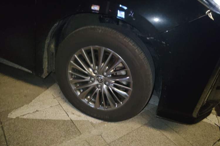 Used Toyota Alphard 2023 Dual-Motor 2.5L Premium Golden Edition Right Front Wheel Hub