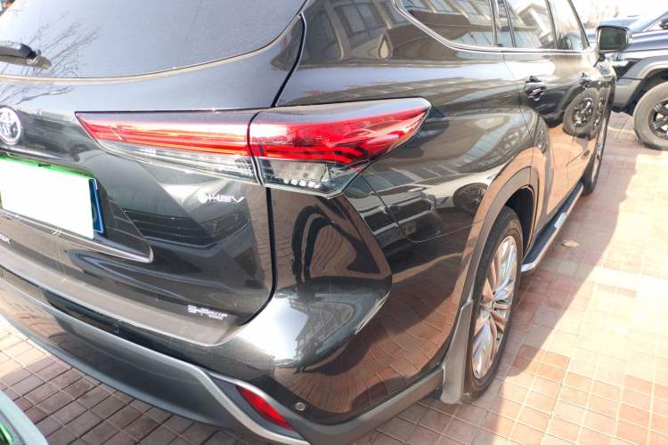 Used Toyota Highlander 2024 2.5L Smart Electric Hybrid Dual-Engine Four-Wheel Drive Prestige Version – 7 Seats
