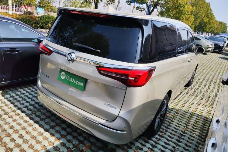 Used Buick GL8 2021 ES Landtrek 653T Luxury Model
